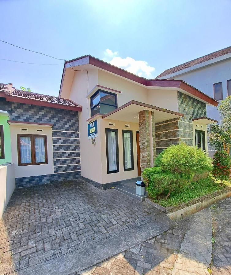 Villa petit Tour Batu  Esterno foto