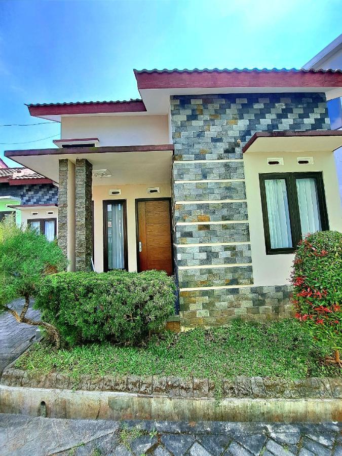Villa petit Tour Batu  Esterno foto
