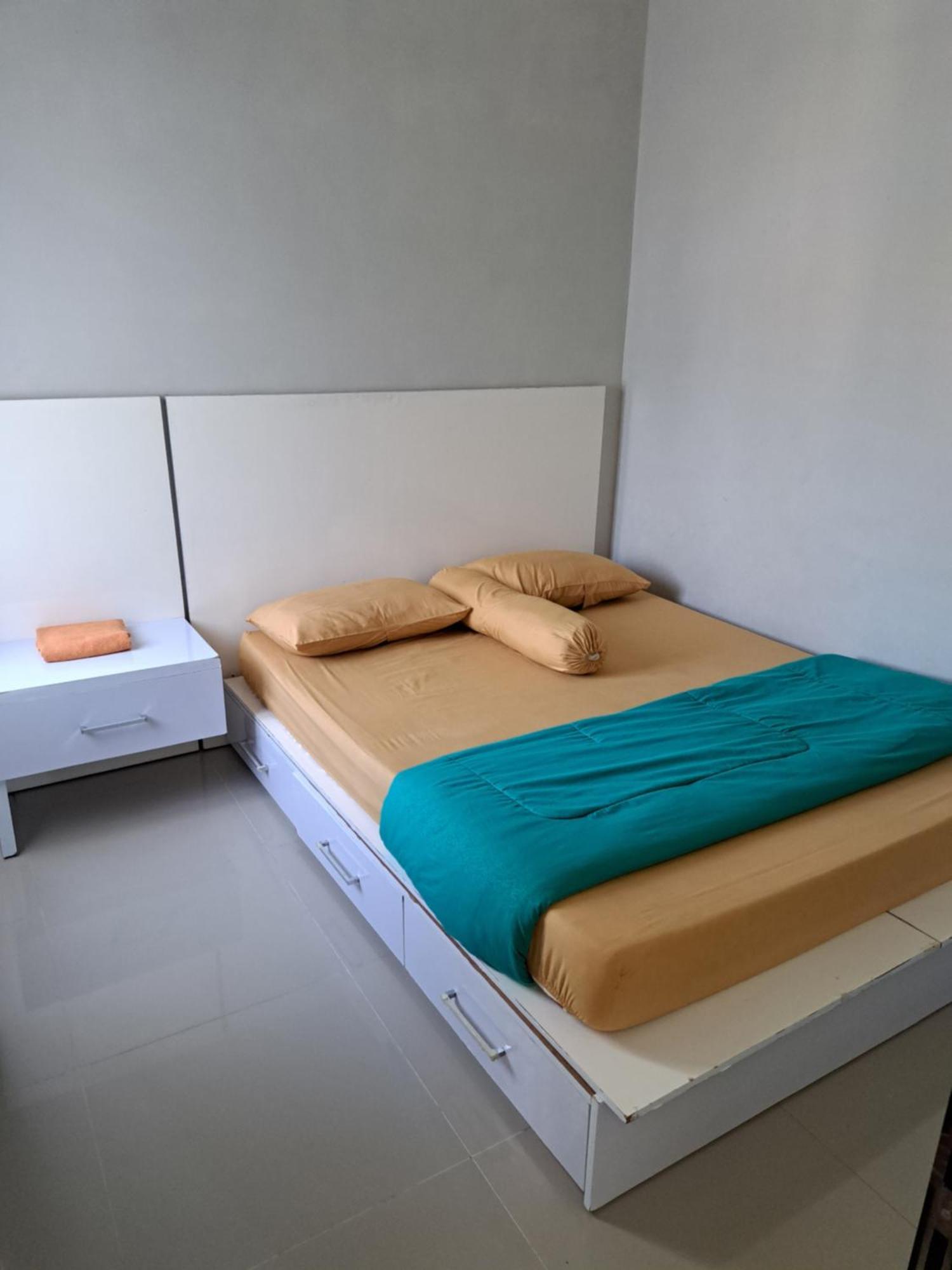 Villa petit Tour Batu  Esterno foto