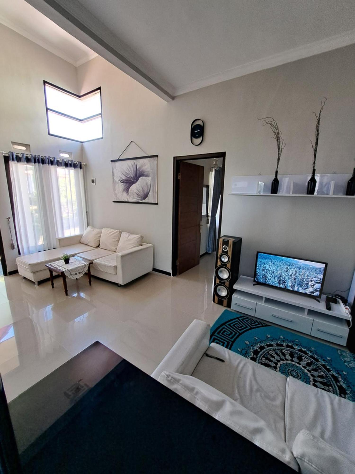 Villa petit Tour Batu  Esterno foto